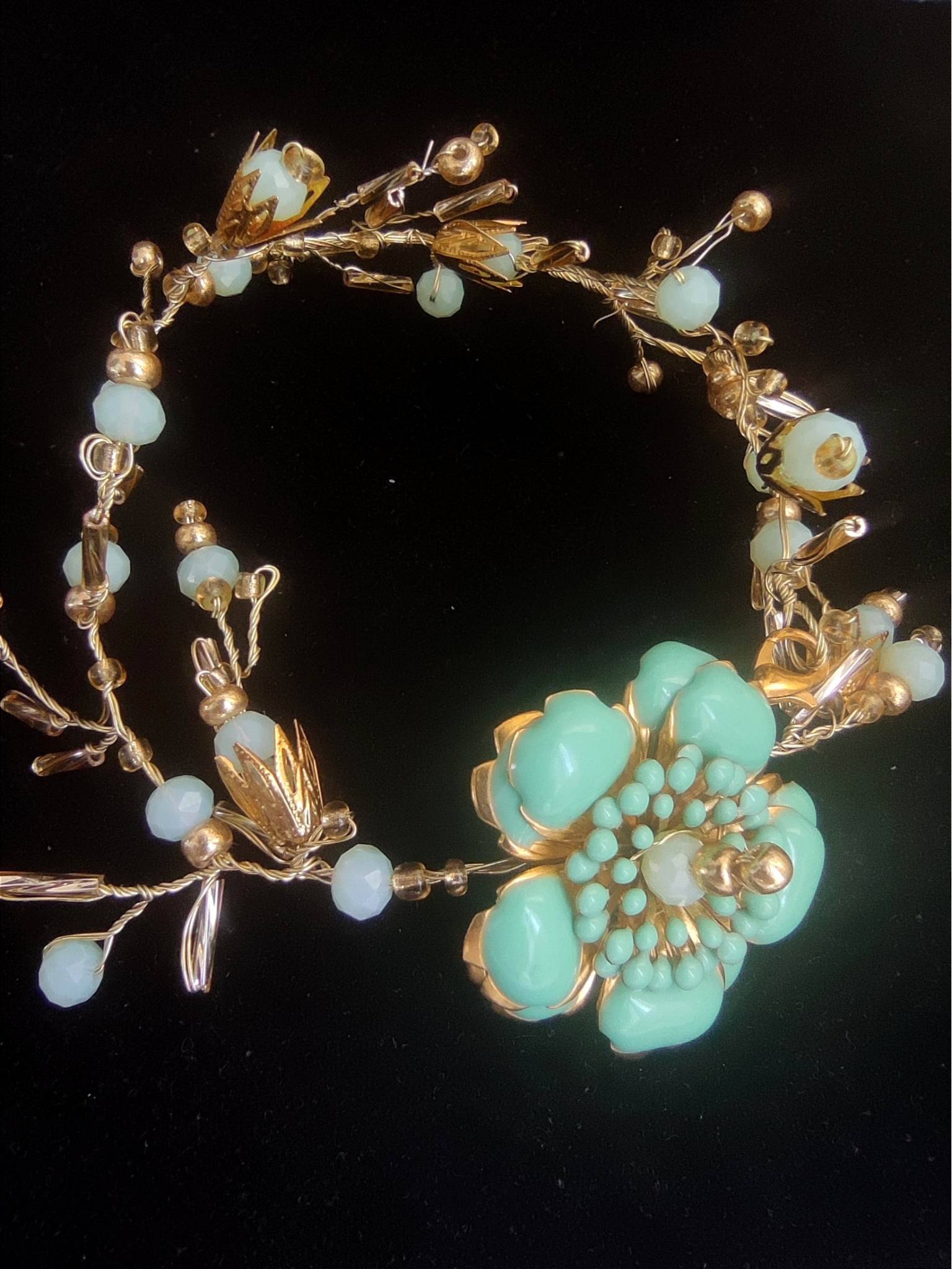 Stylish Bracelet in Light Green and Gold colors with Swarovski Crystals and Flowers - Light Green Luxury
