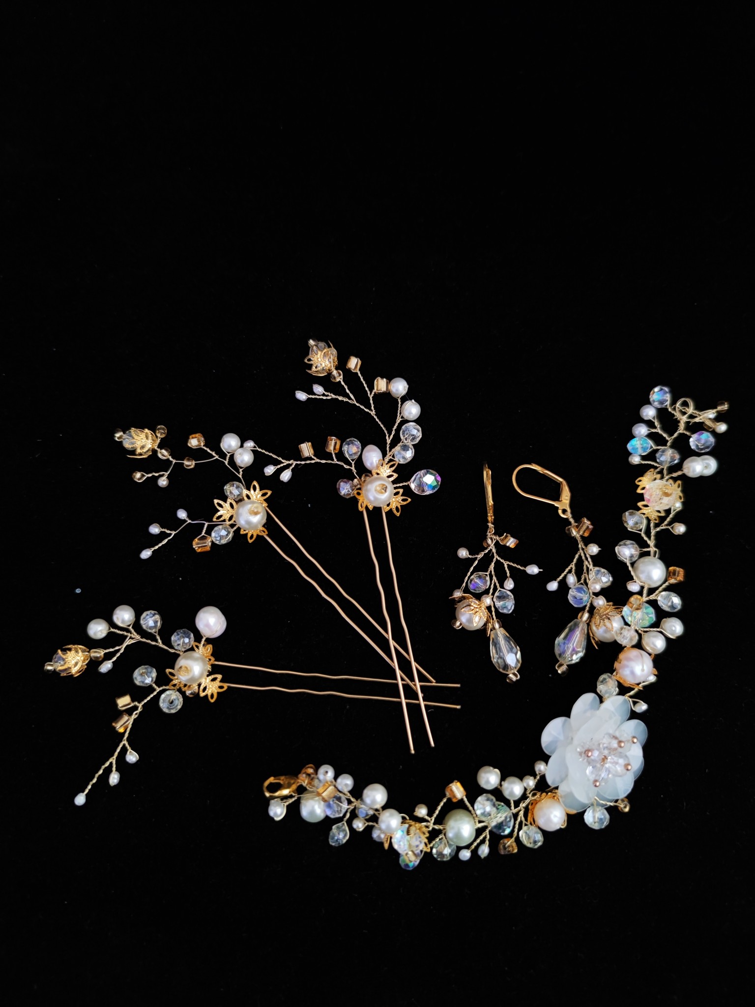 Lovely Floral Bridal Hair Pins with Pearls and Crystals in Ivory and Gold set of 3 - Elegant Bride