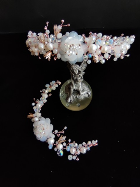 Set Copricapo da Sposa - Tiara e Bracciale con Fiori Cristalli e Perle in Oro Rosa e Avorio - Sposa Romantica