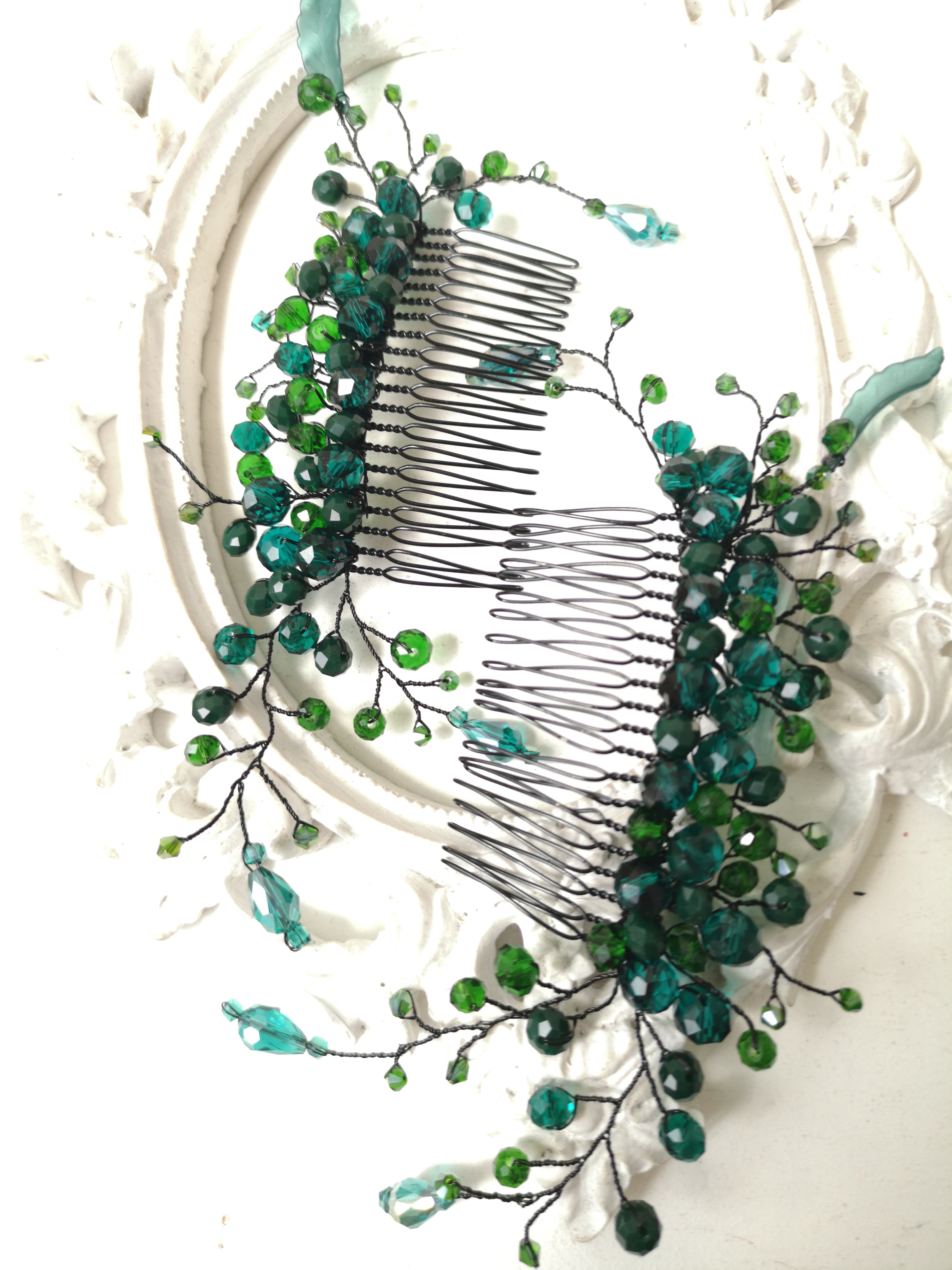 Стильный изумрудно-зеленый гребень для волос с кристаллами Swarovski - Kiss of Artemis