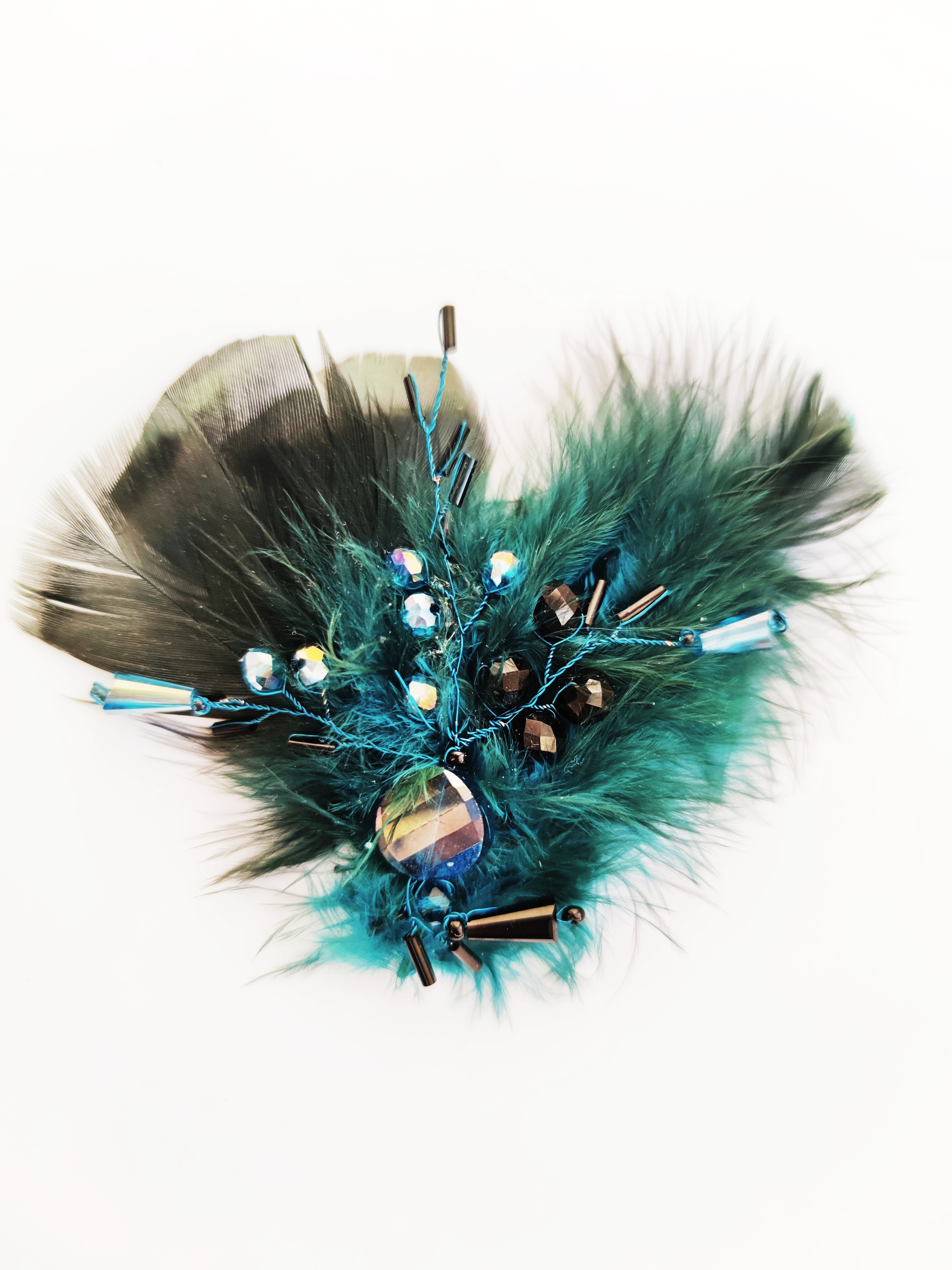 Handgemaakte veren haarstukje in groenblauw en zwart - hemelse veren