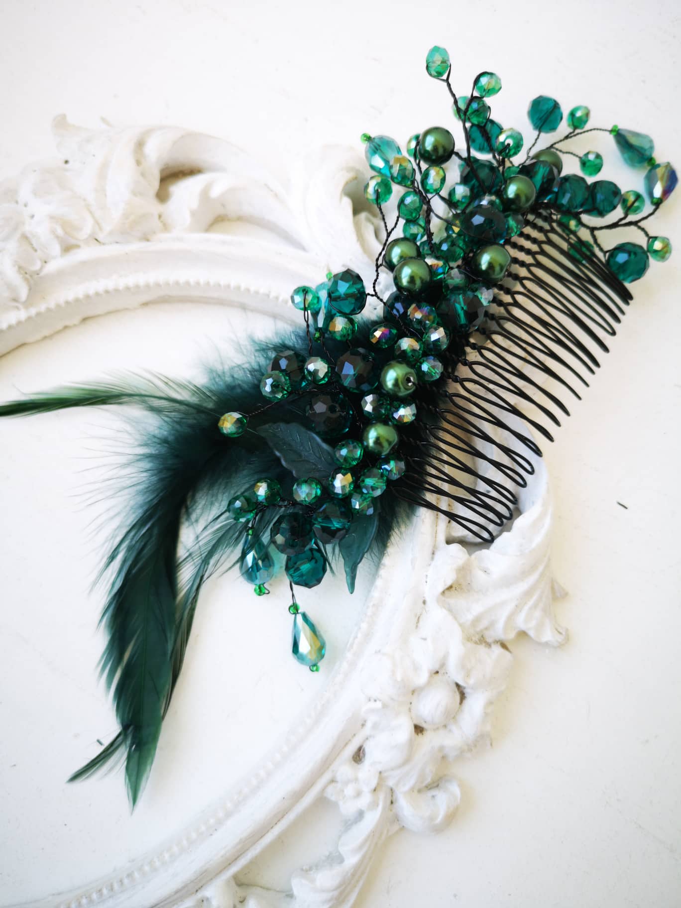 Ohromující zelený křišťálový hřeben do vlasů s peřím - Grace of Artemis
