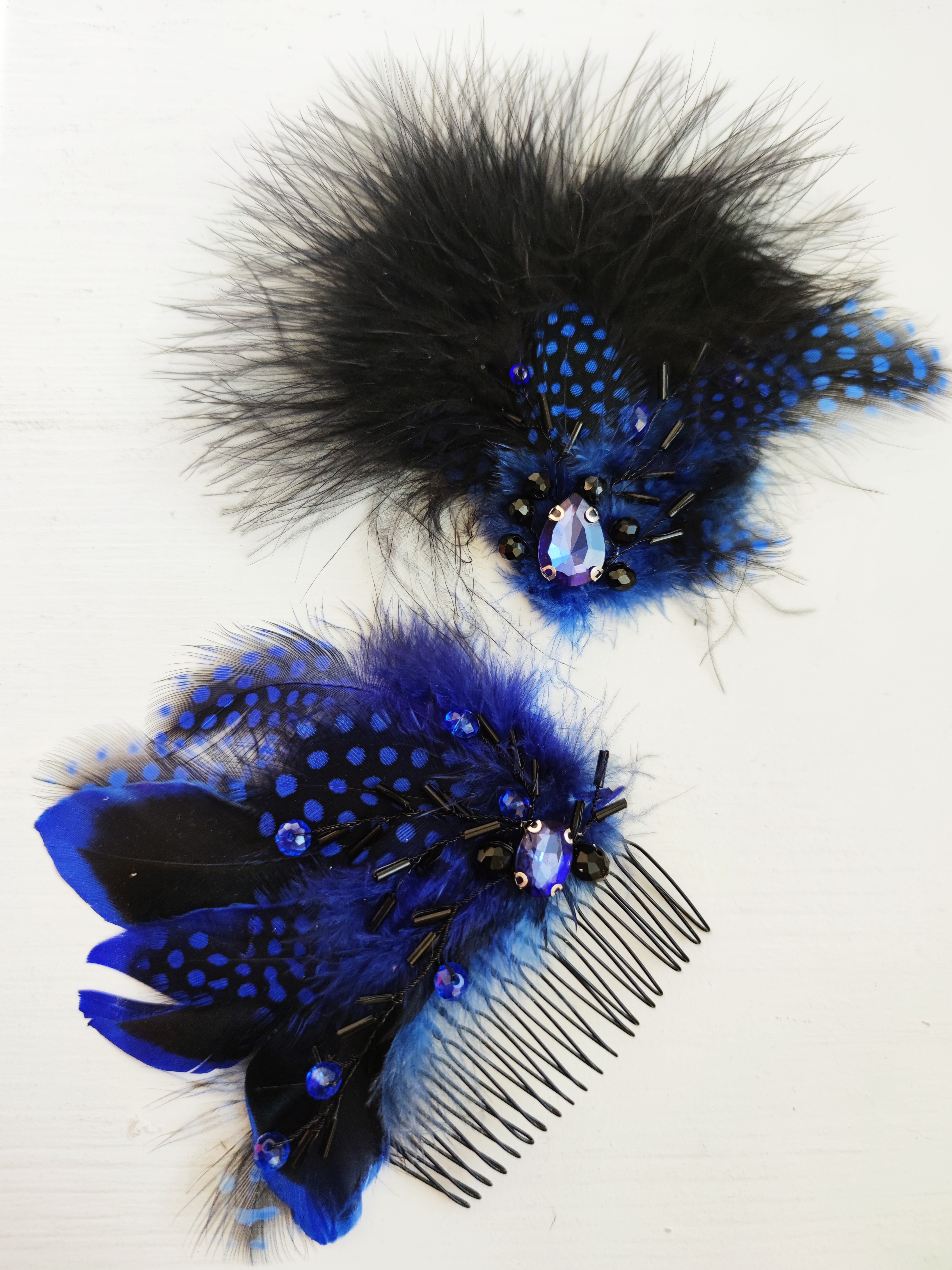 Elegant feather hair comb with Crystals in dark blue and black - Heavenly Feathers