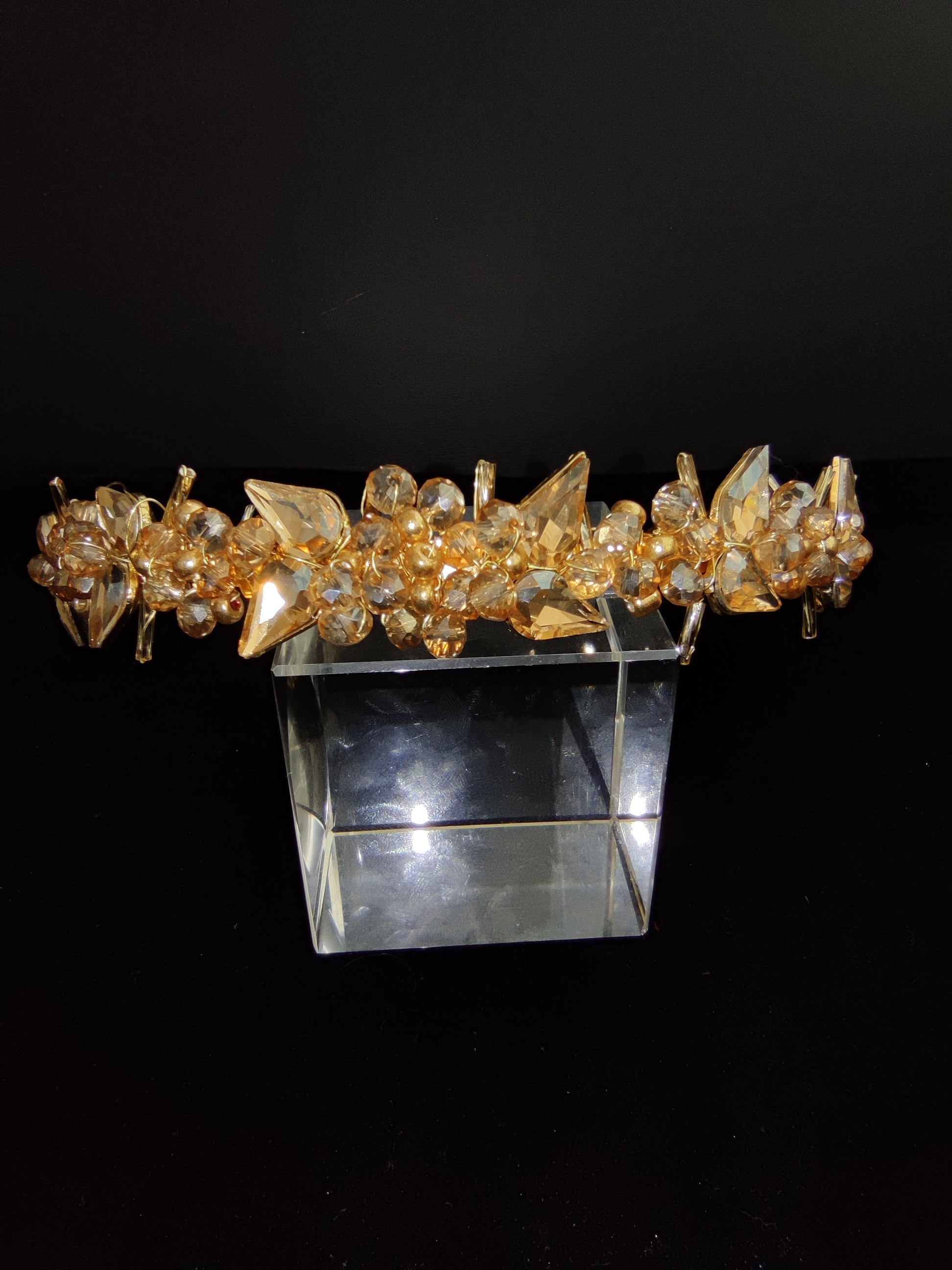 Delikatna kryształowa tiara Swarovskiego w kolorze złotym - Golden Perfection