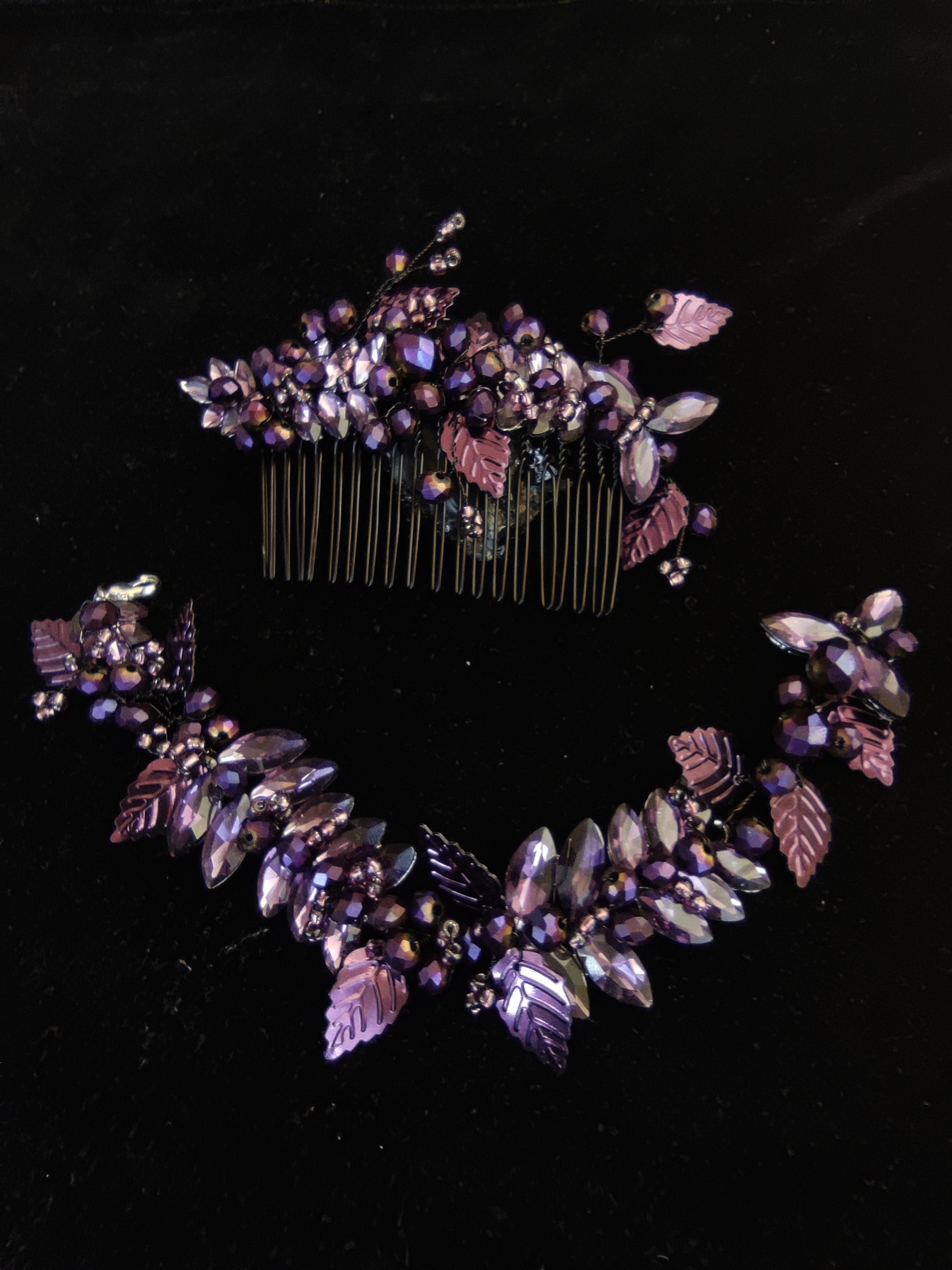 Extraordinary Hair Comb with Crystals and Leaves in Purple and Violet - Touch of Magic