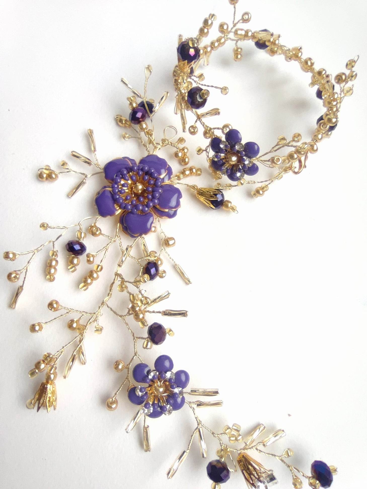 Joli accessoire pour cheveux en cristal et bracelet dans les couleurs violet clair et or - Purple Fantasy